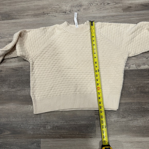 New Without tags Lululemon Texture Play Crew Sweater White Opal M/L - Picture 11 of 11